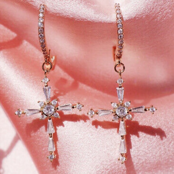 New 18k gold plated earrings - Picture 2 of 3